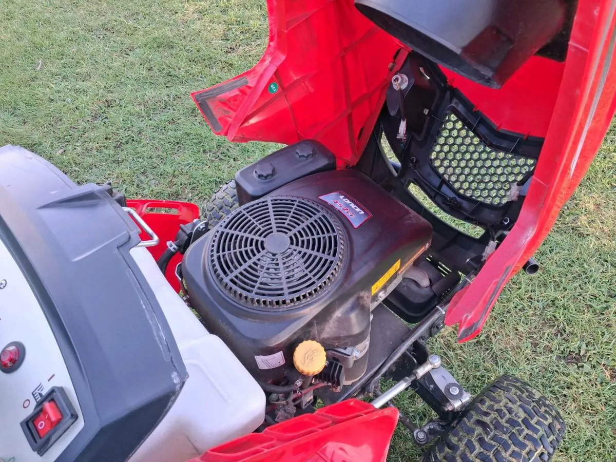 Ride on mower - Image 2