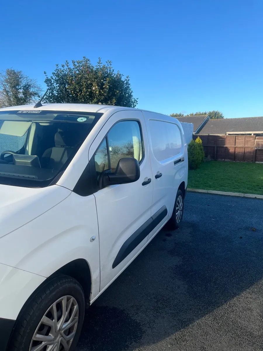 Citroen Berlingo 2021 - Image 2
