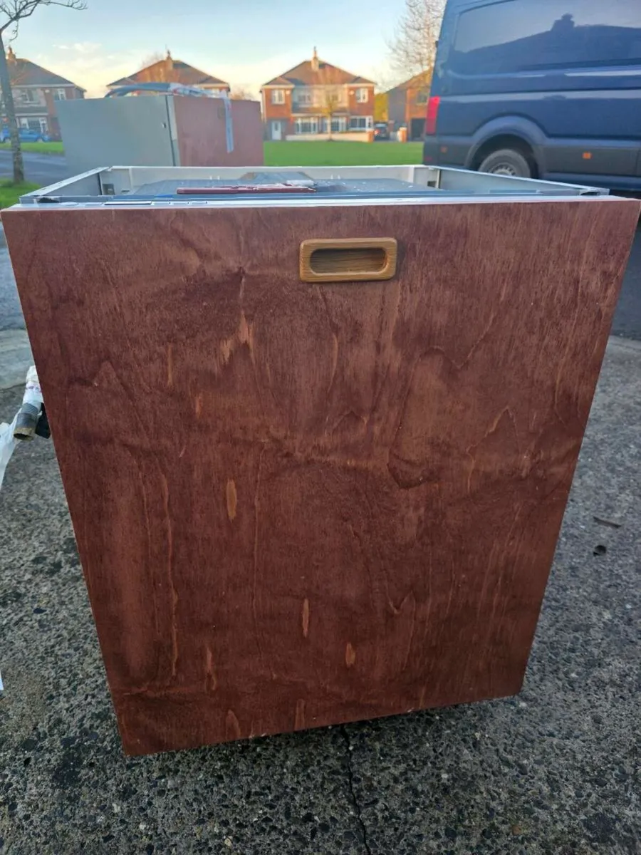 Integrated dishwasher - Image 1