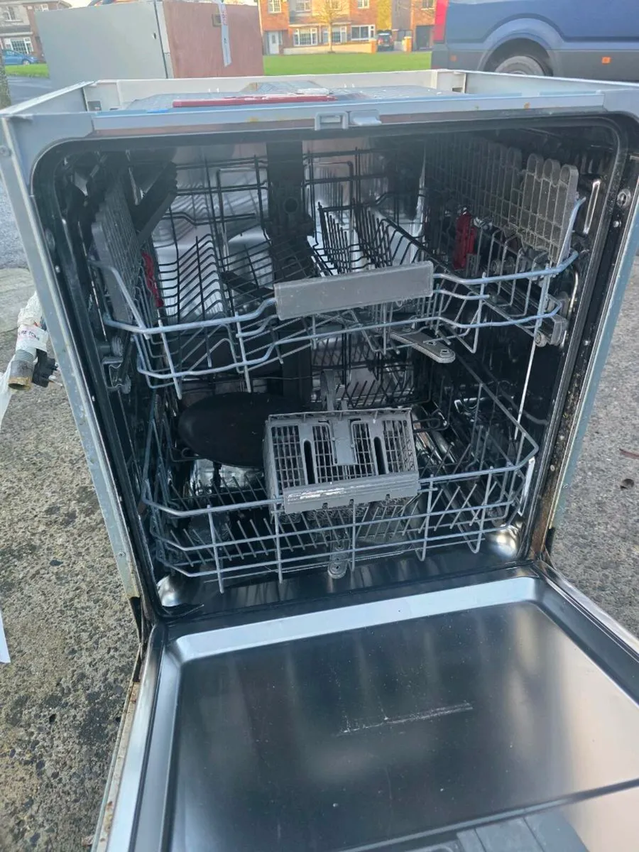 Integrated dishwasher - Image 2