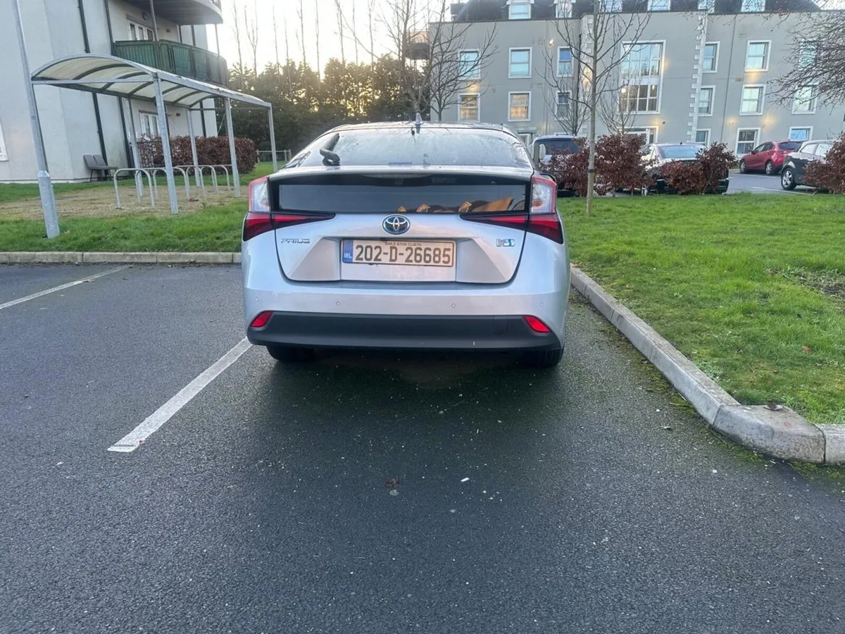 Toyota Prius Hybrid 2020 - Image 2