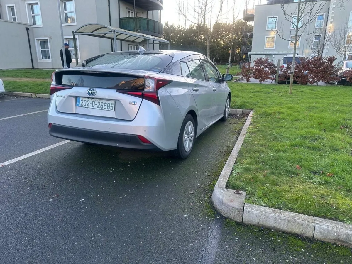 Toyota Prius Hybrid 2020 - Image 3