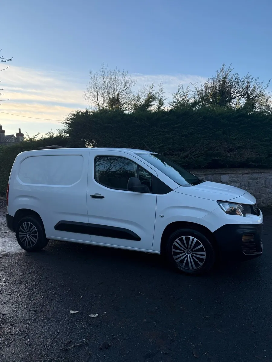 Peugeot Partner Van (New DOE & Tax)(No VAT) - Image 4
