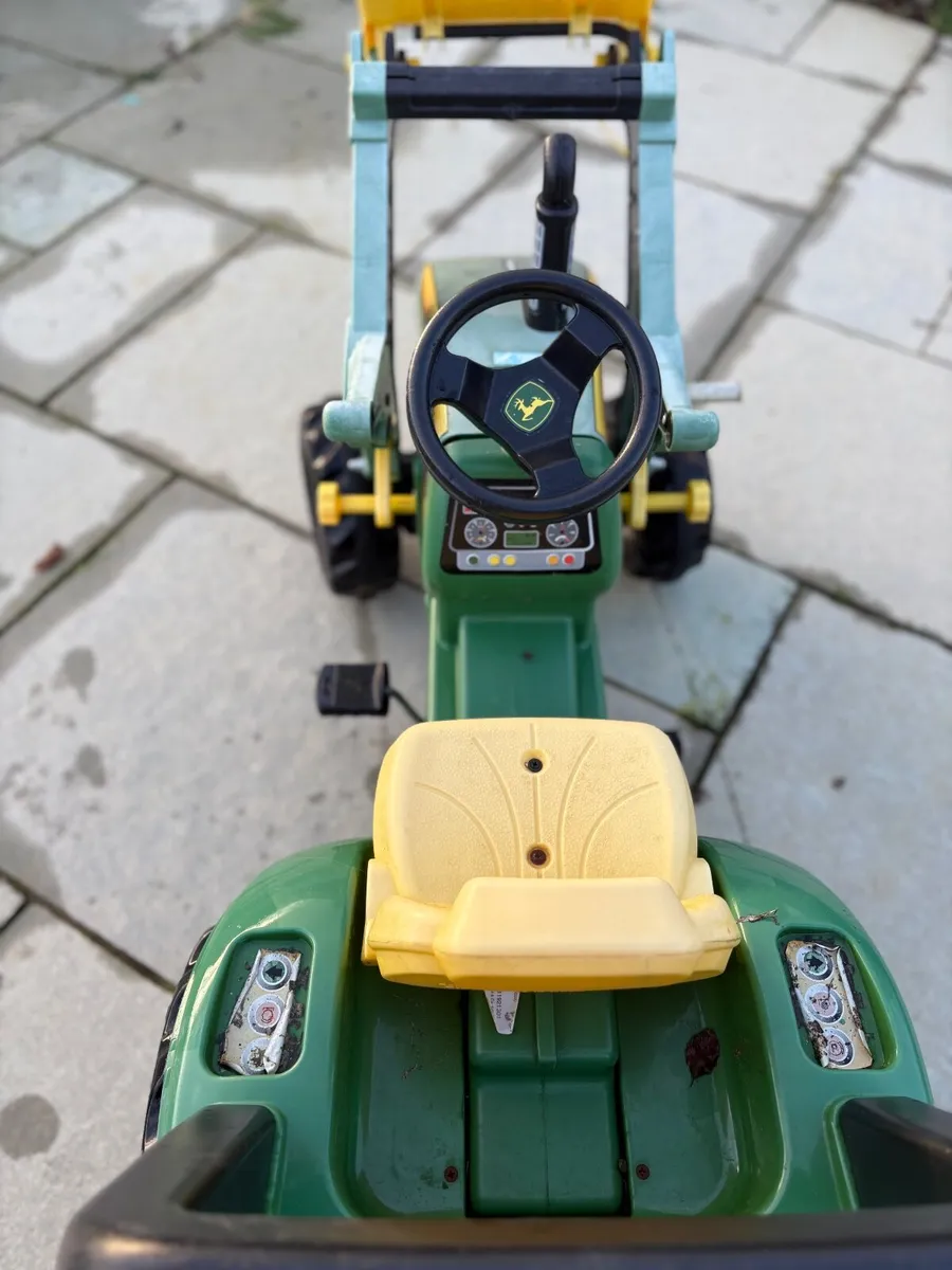 Kids John deer tractor and trailer - Image 2