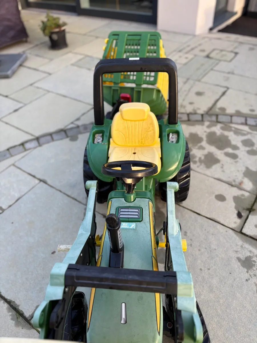 Kids John deer tractor and trailer - Image 3