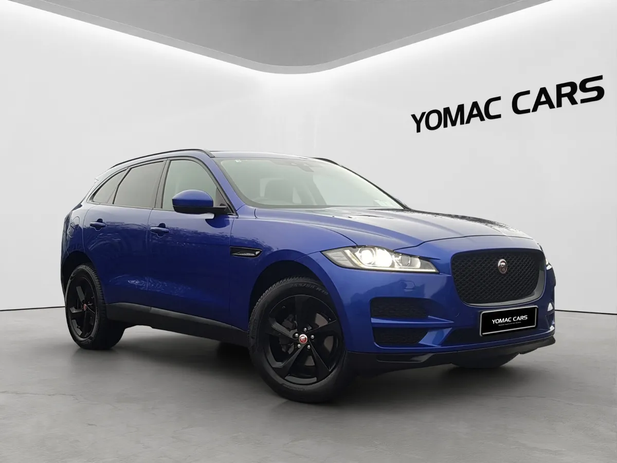 JAGUAR F PACE R SPORT CHEQUERED FLAG EDITION - Image 1