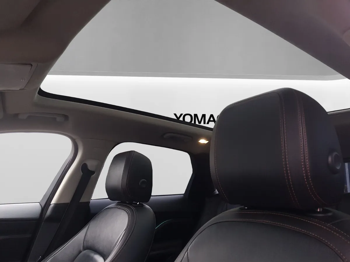 JAGUAR F PACE R SPORT CHEQUERED FLAG EDITION - Image 3