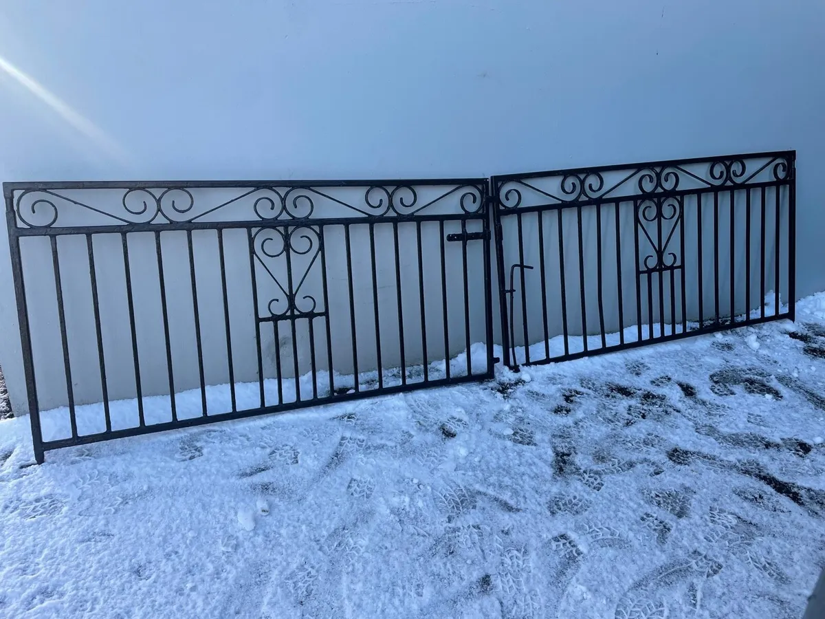 Strong iron Driveway gates - Image 1
