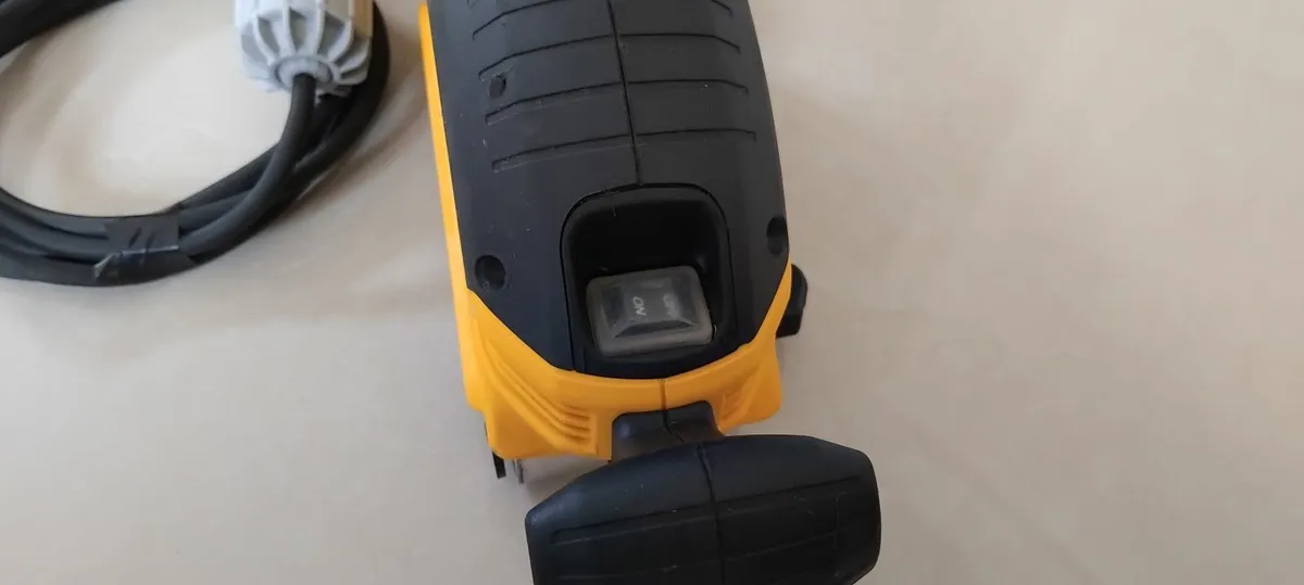 Dewalt D26480-LX Belt Sander 110v - Image 3