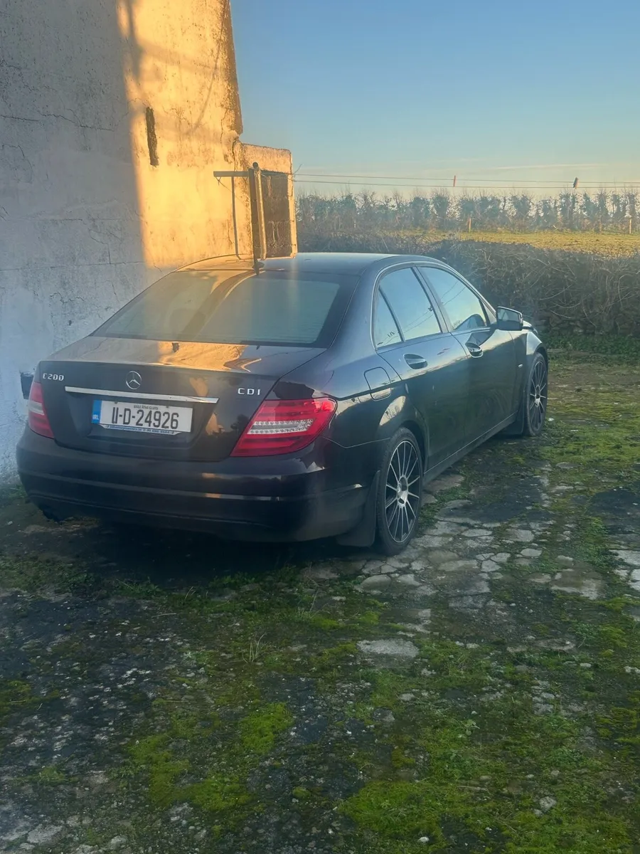 2011 Mercedes c200 - Image 2