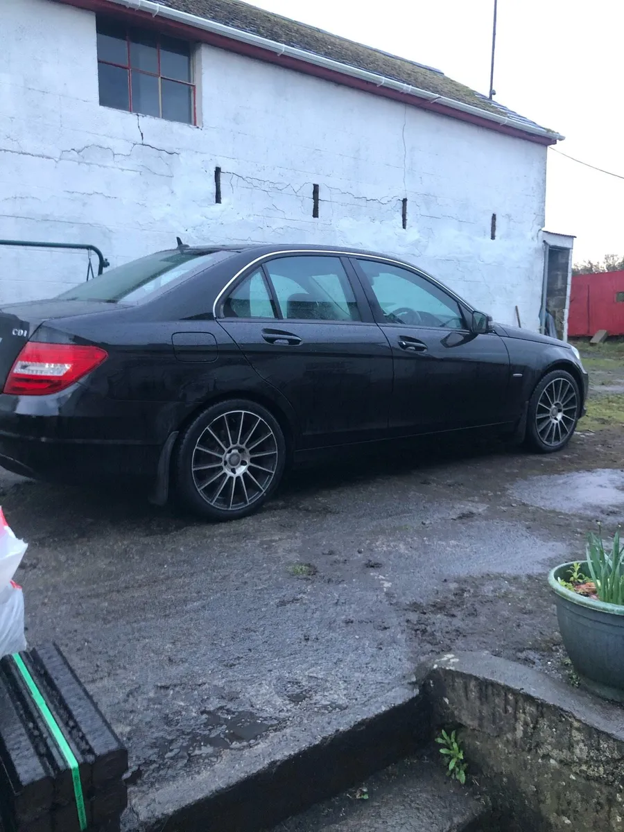 2011 Mercedes c200 - Image 1