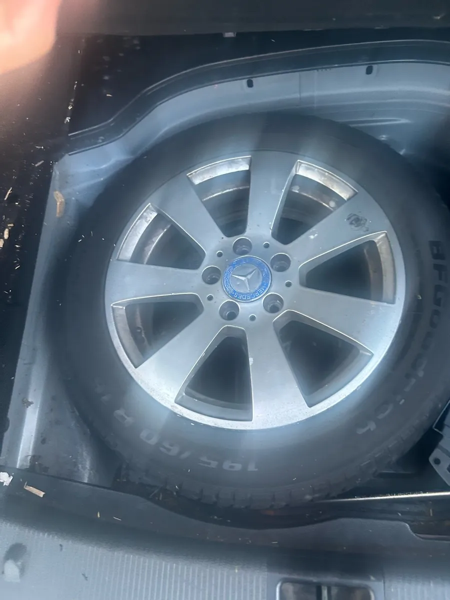 2011 Mercedes c200 - Image 4