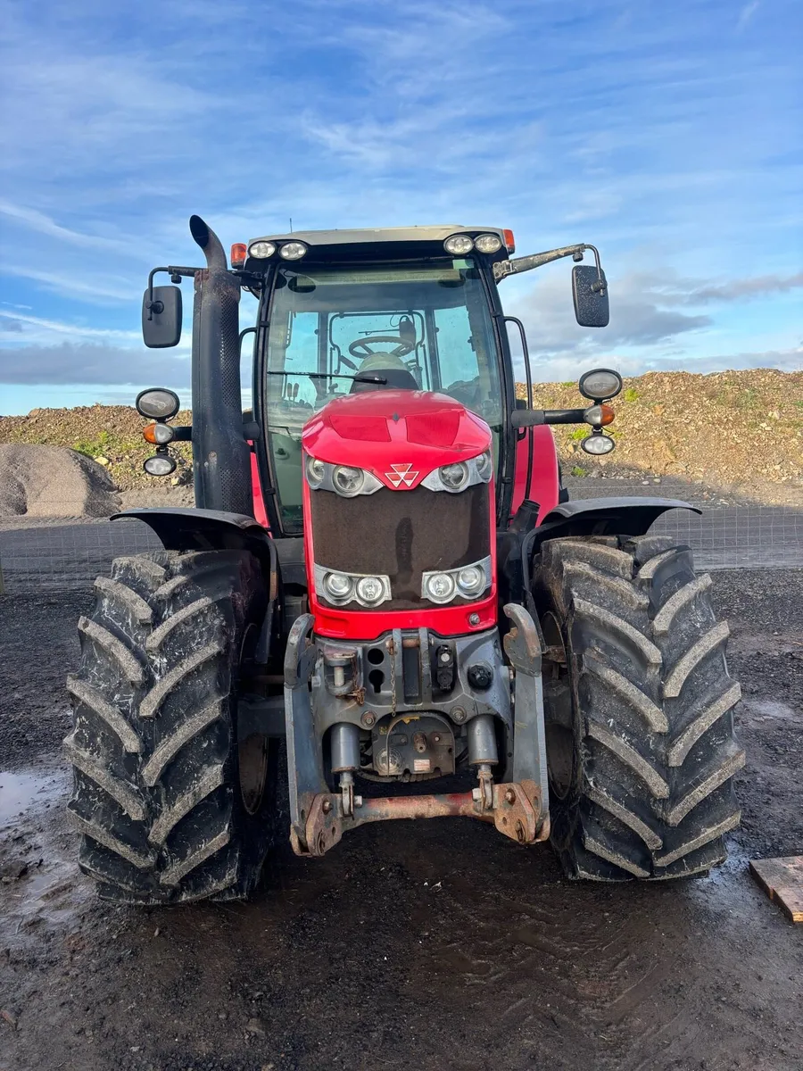 2017 massey FERGUSON 6718s - Image 2