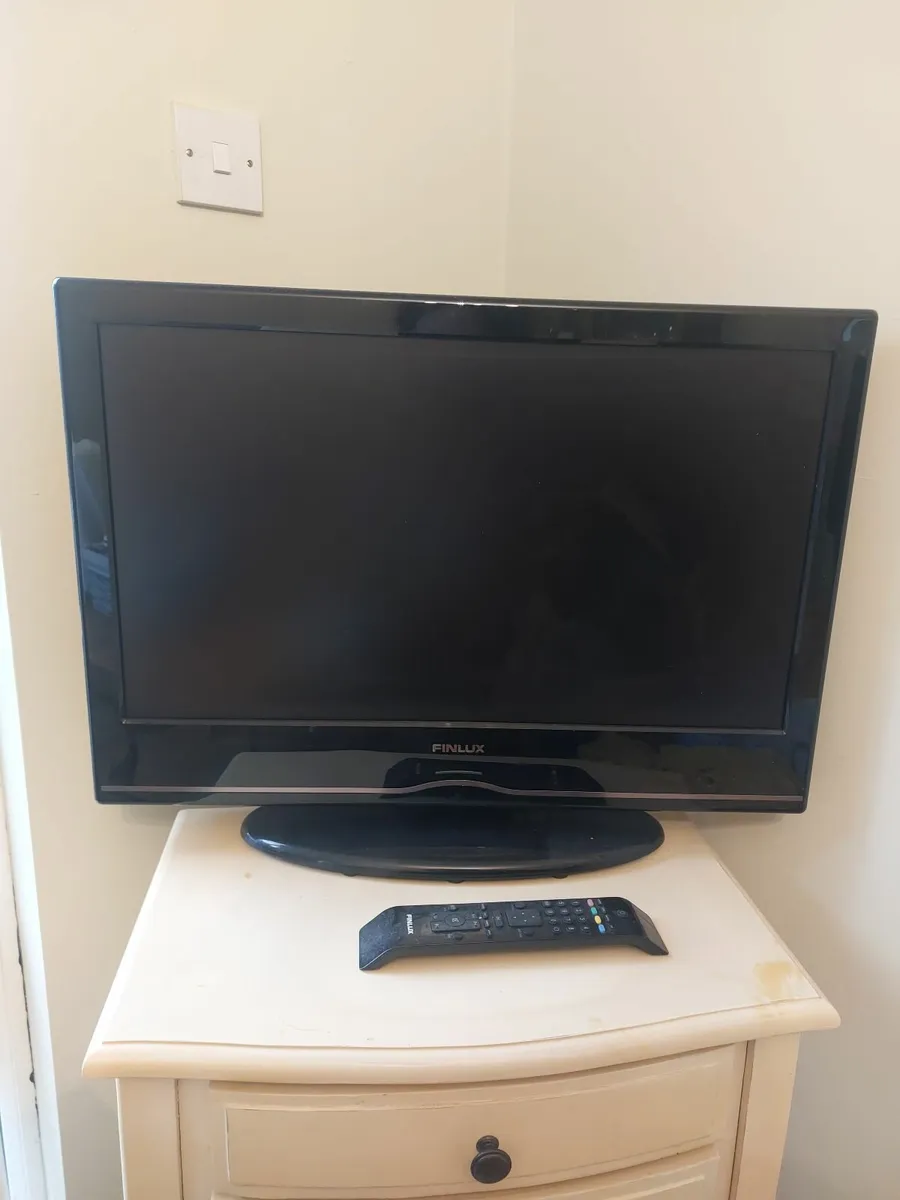 26" Finlux TV (with remote) - Image 2