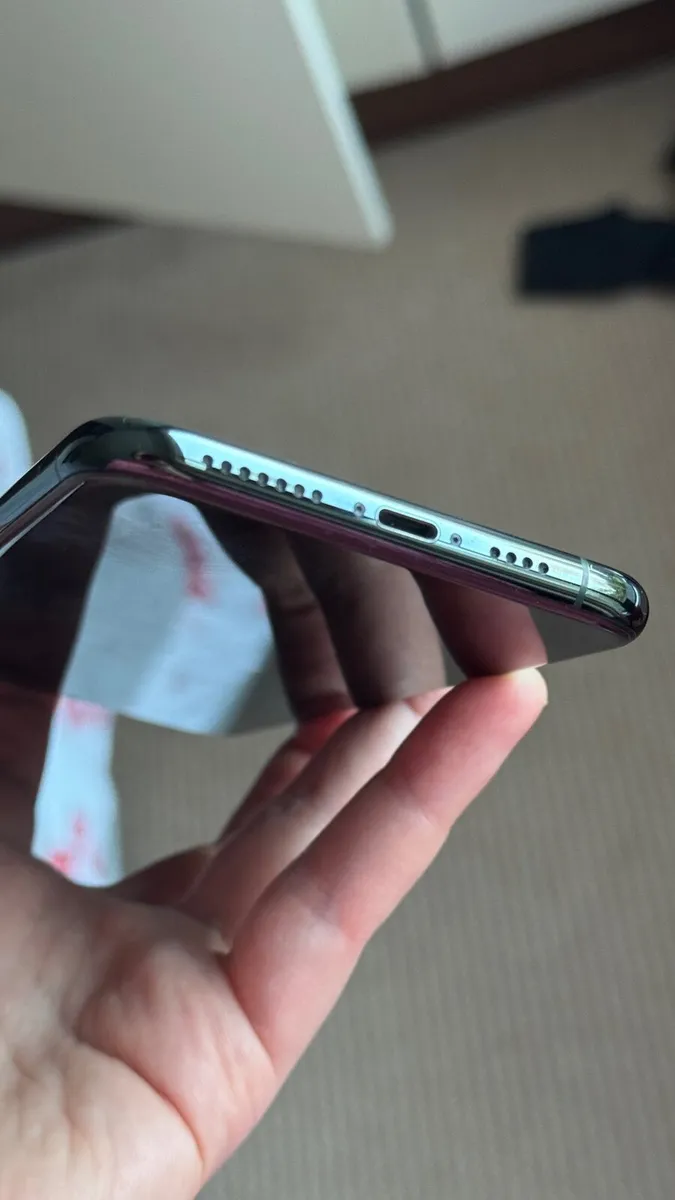 iPhone 11 Pro Max 64GB - Image 4