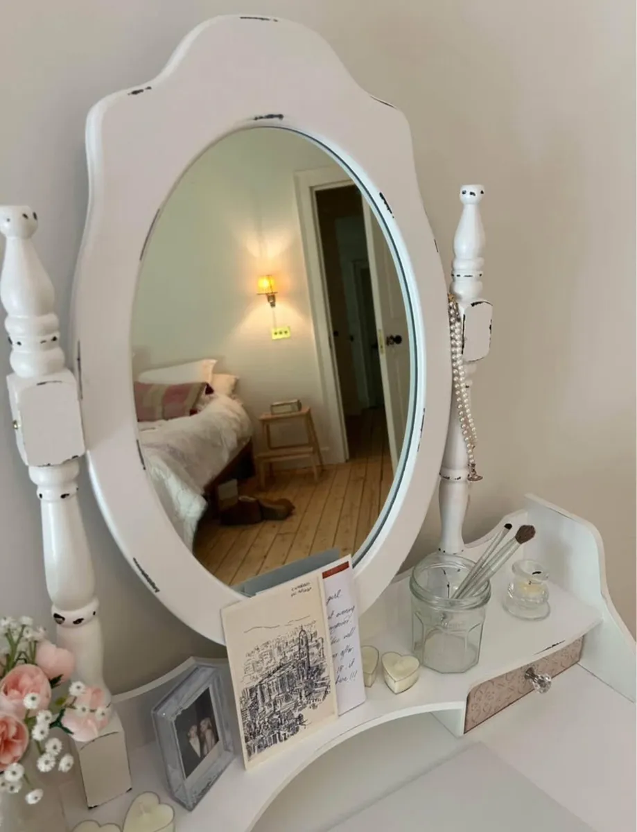 Vanity table - Image 3