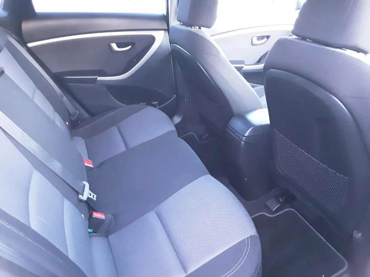 Hyundai i30  2016  diesel - Image 2