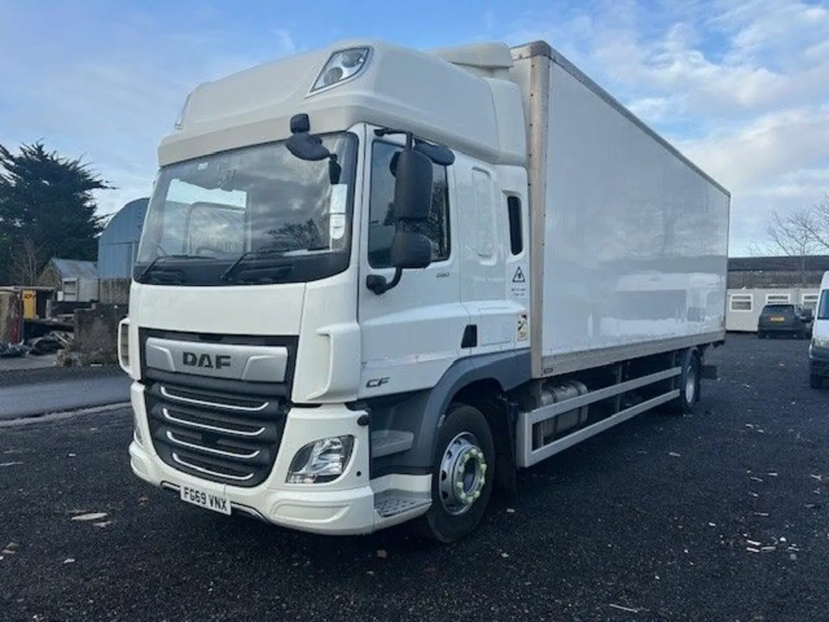 2019 DAF CF HIGH ROOF SLEEPER - Image 2