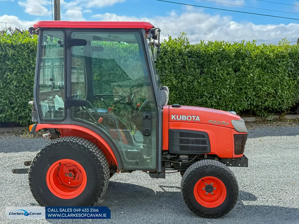2011 Kubota B2530 - Image 2