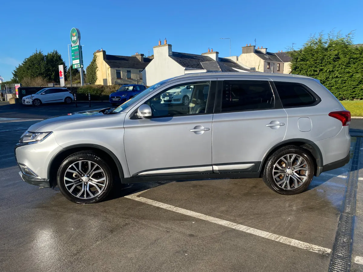 2016, Mitsubishi Outlander **7 seater 4x4** - Image 4