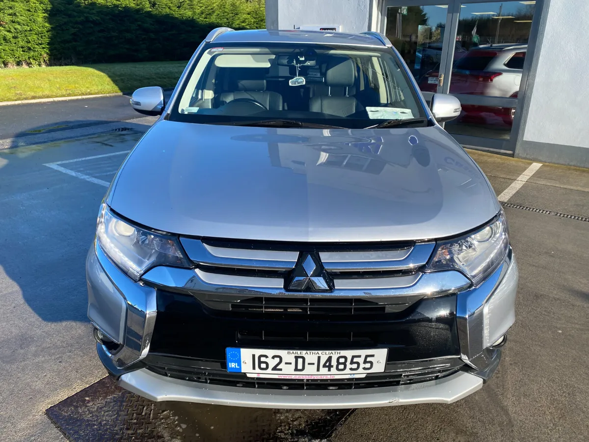 2016, Mitsubishi Outlander **7 seater 4x4** - Image 2