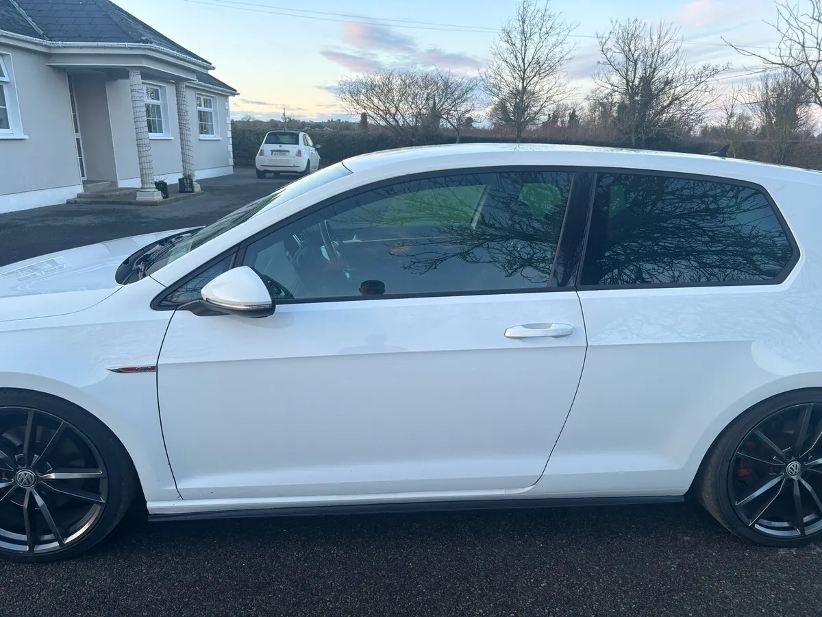 2017 Volkswagen Golf GTI 2.0L 270BHP - Image 2