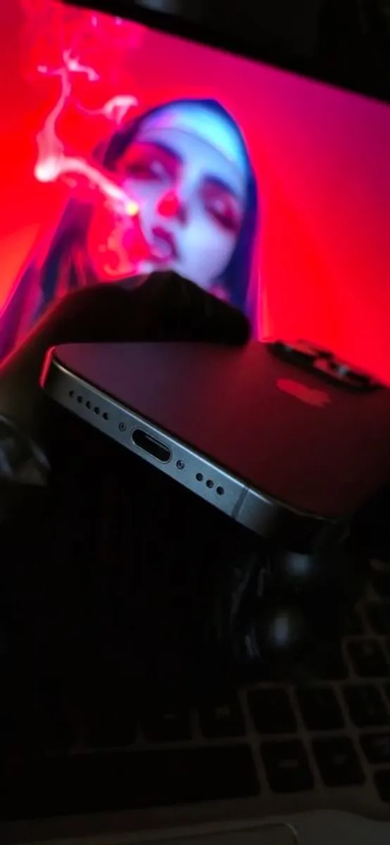 iPhone 15 Pro 128GB Mint Condition - Image 4