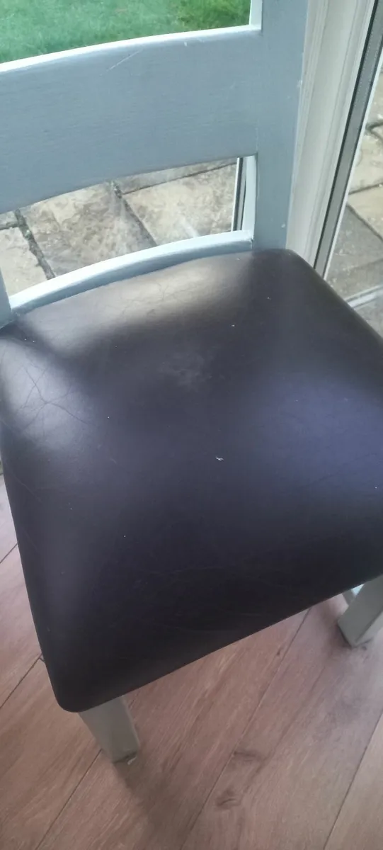 Dinning room chairs - Image 4