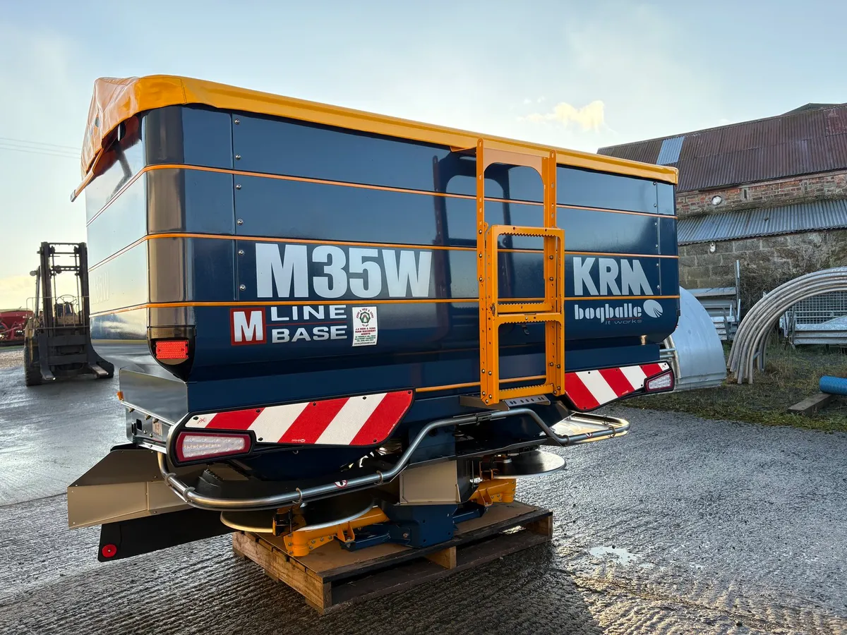 Fertiliser Spreader - Image 1