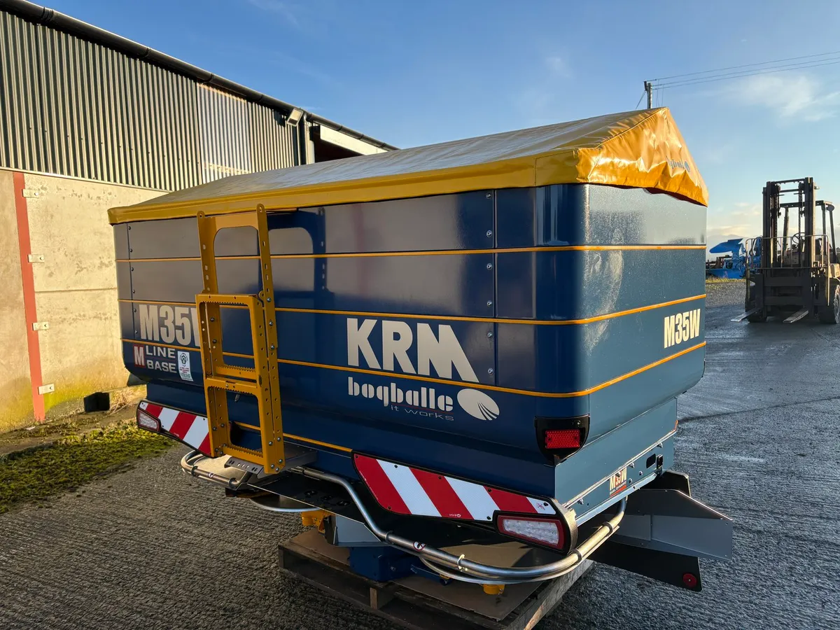 Fertiliser Spreader - Image 2