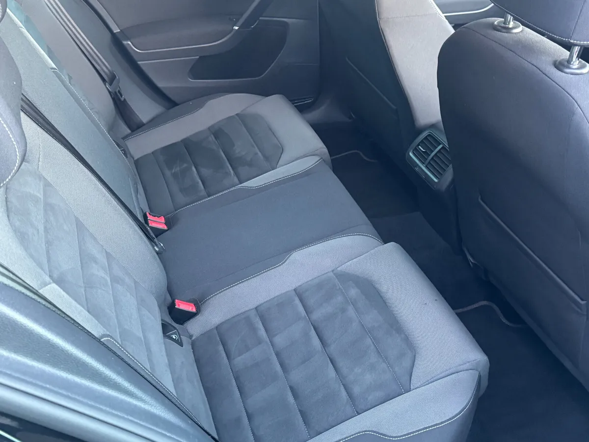 2017 Volkswagen Golf 2.0 Highline Auto - Image 4