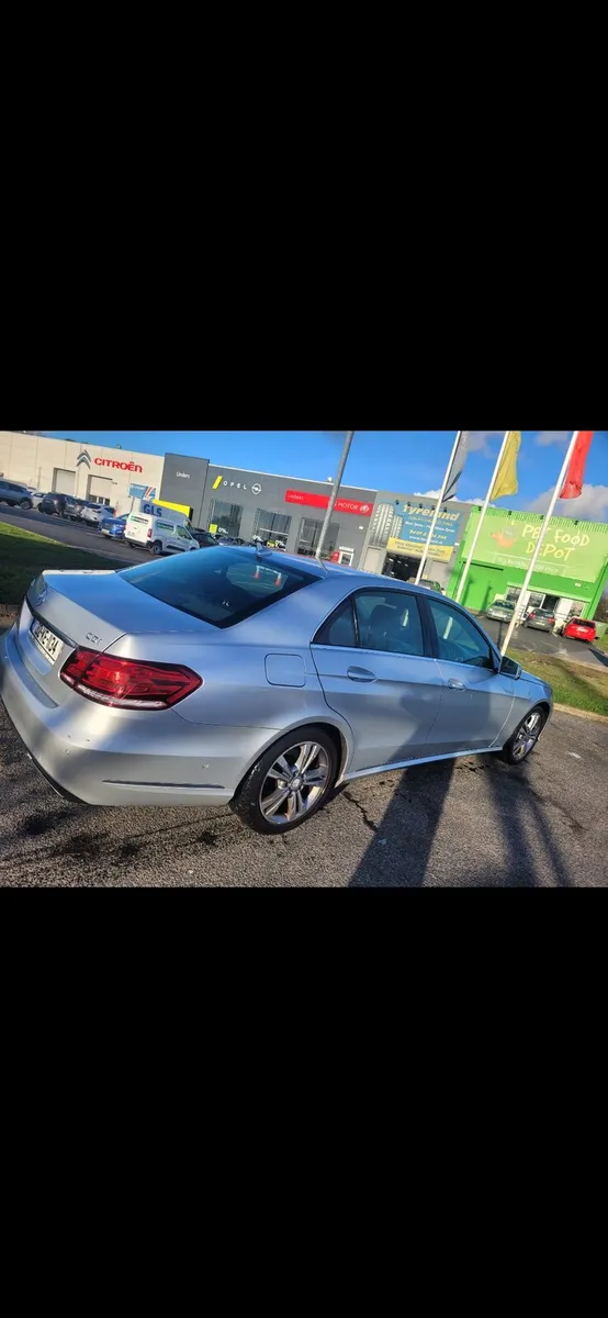 Mercedes Benz E - class 220 CDI - Image 2