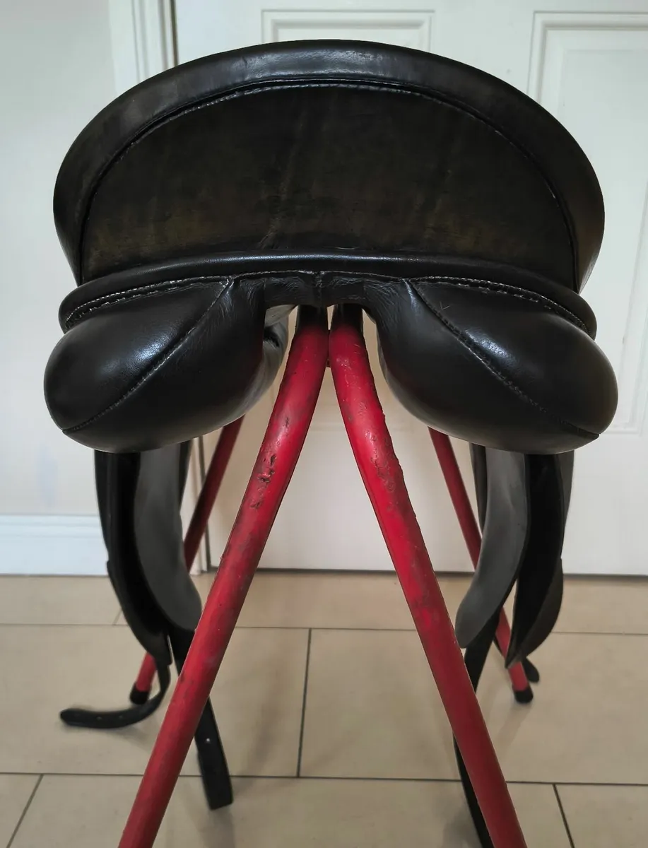 King Dressage Saddle - Image 3