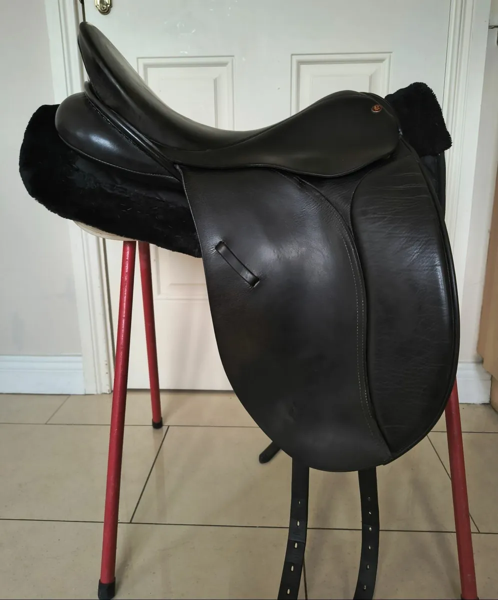 King Dressage Saddle - Image 2