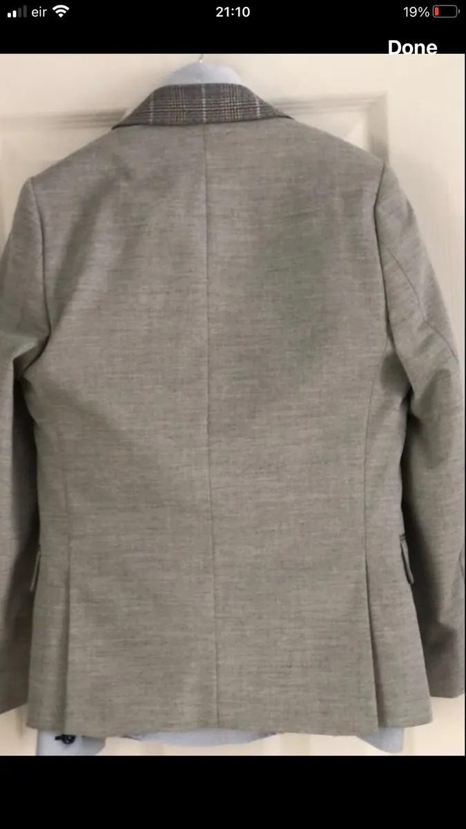 Boy’s communion suit €150 - Image 3