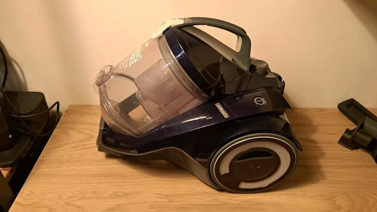 Vacuum cleaner - Image 3