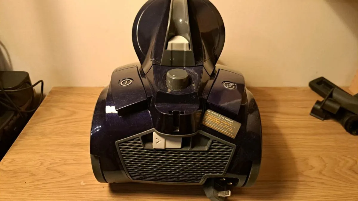 Vacuum cleaner - Image 4