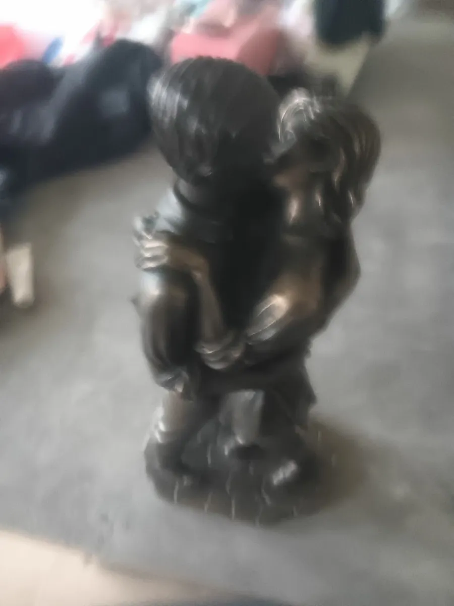 Bronze statue - Image 3