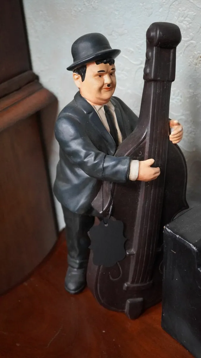 Laurel & Hardy Ceramic Jazz Duo Figurine Set - Image 3