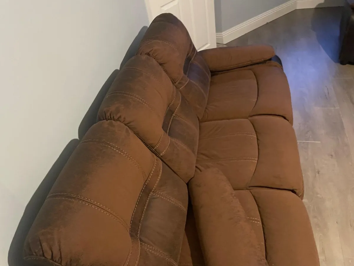 3 seater Recliner sofa and 2 seater sofa - Image 4