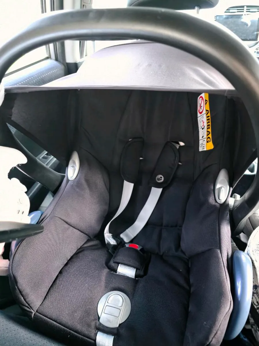 Maxi-Cosi baby car seat with two isofixes - Image 3