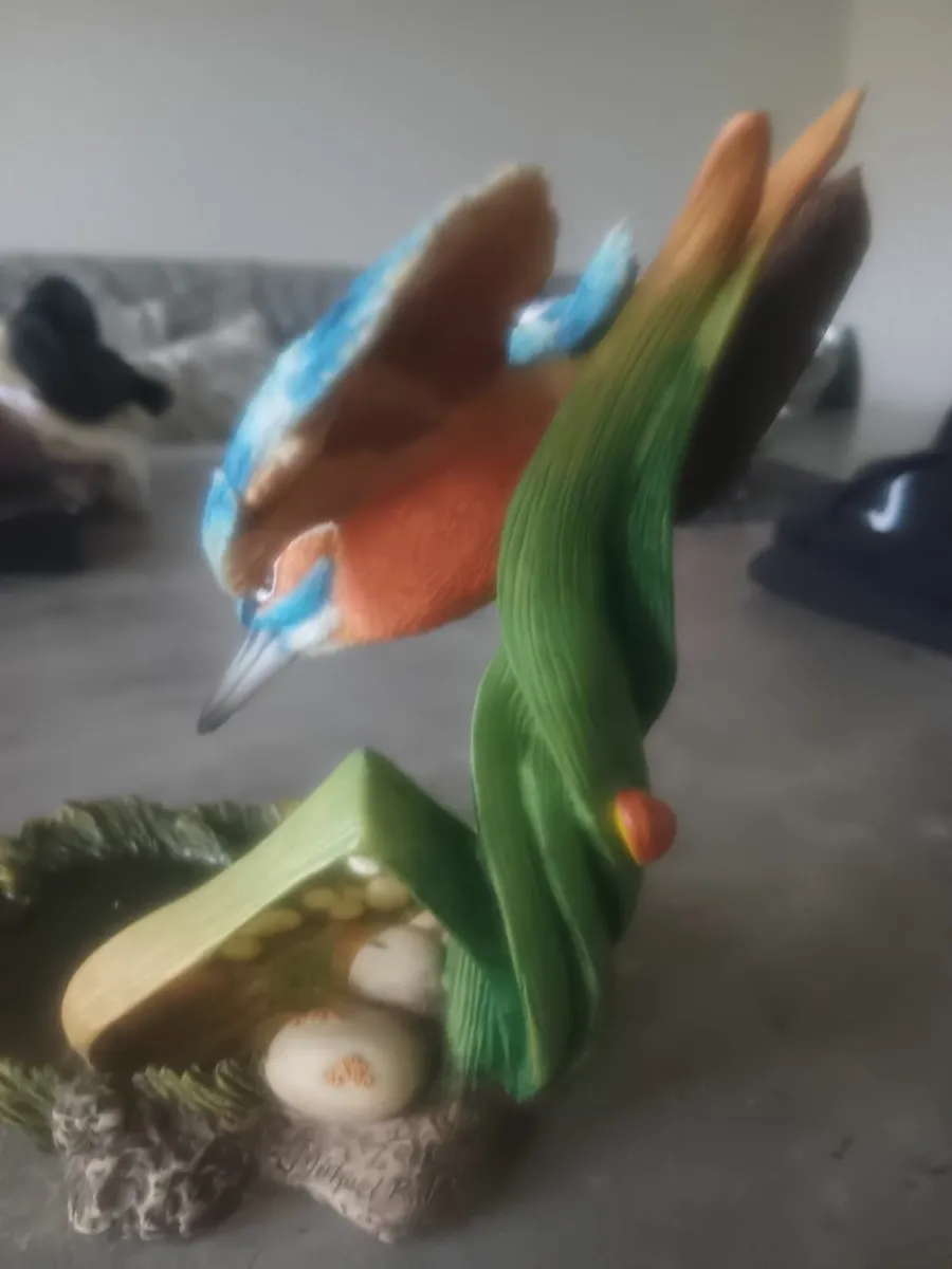 Wildlife figurine - Image 1