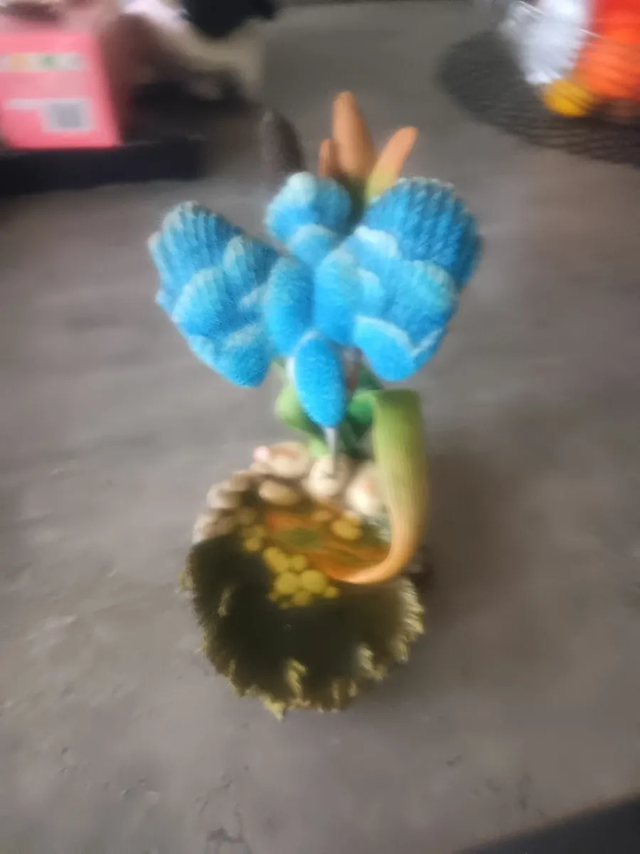 Wildlife figurine - Image 3