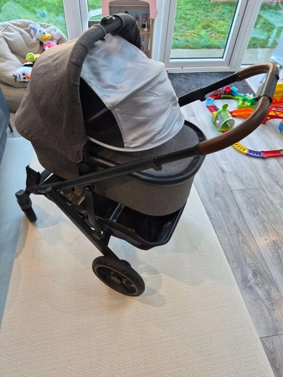 Uppa Baby Vista V2 - Image 4