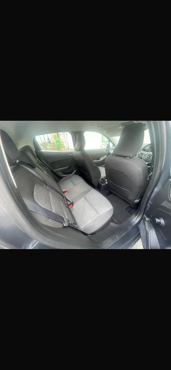 Renault Clio 2022 - Image 3