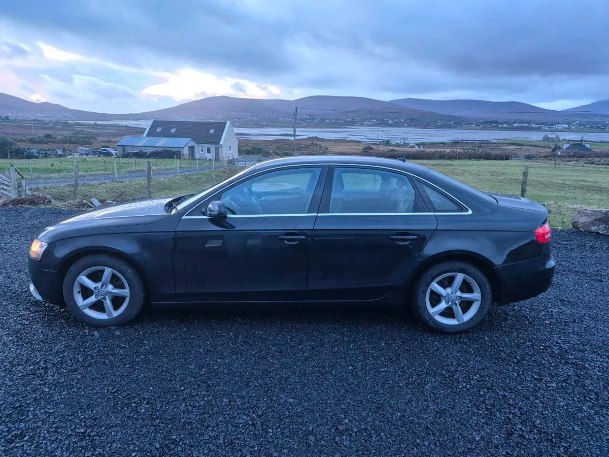 AUDI A4 TECHNIK 2.0TDI 136BHP - Image 3