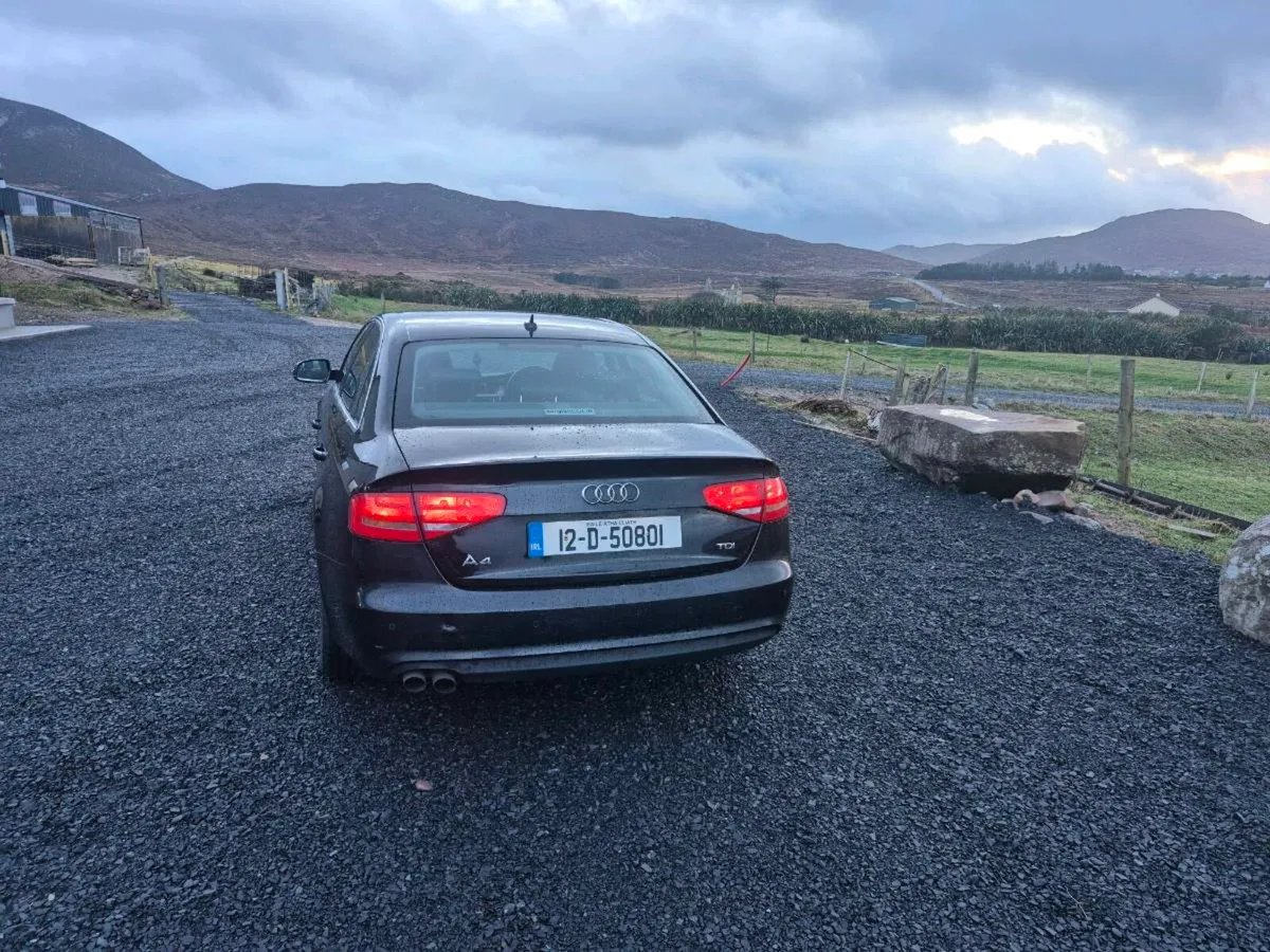 AUDI A4 TECHNIK 2.0TDI 136BHP - Image 4