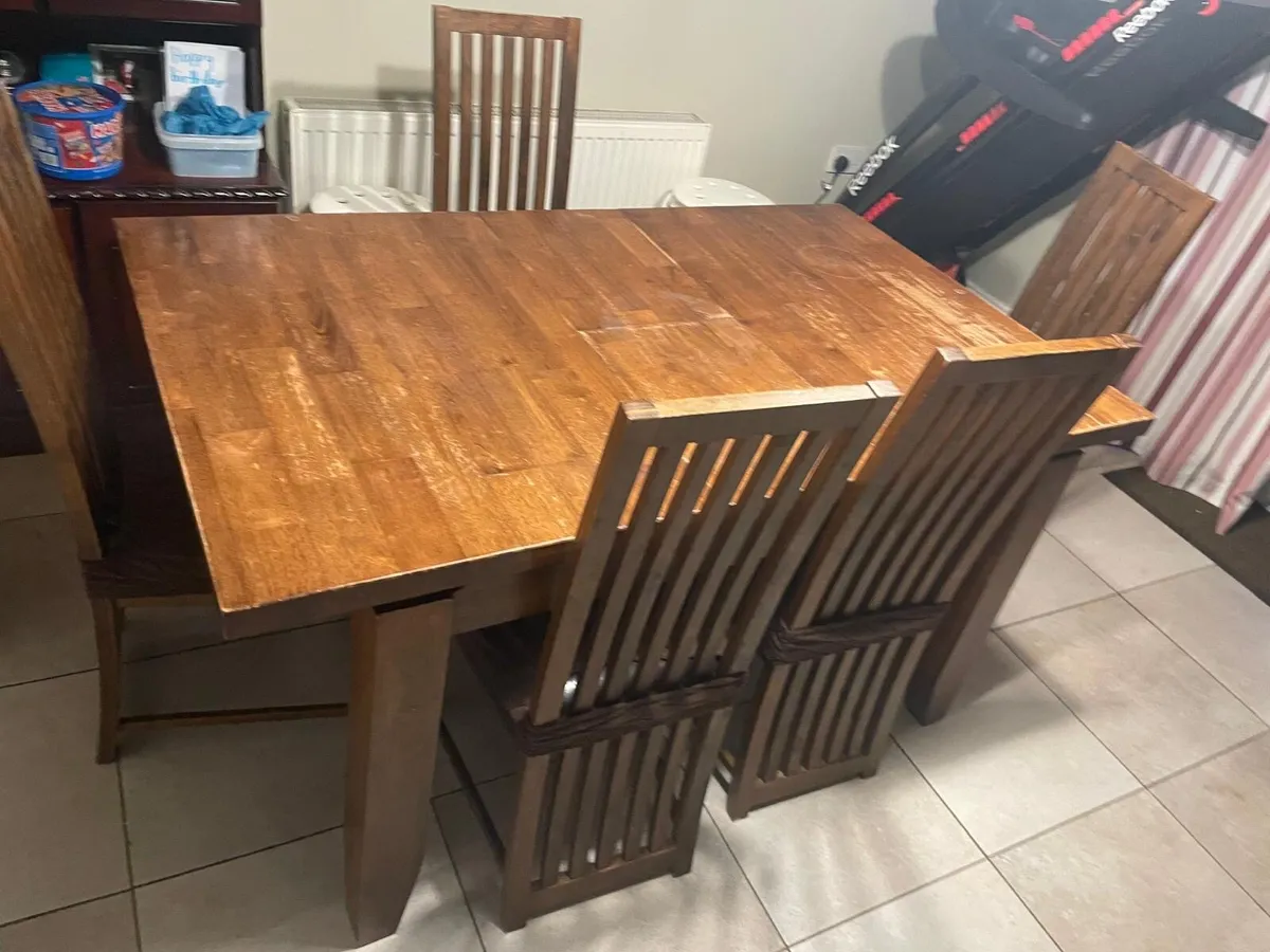 Extendable dining table and 5 chairs - Image 2