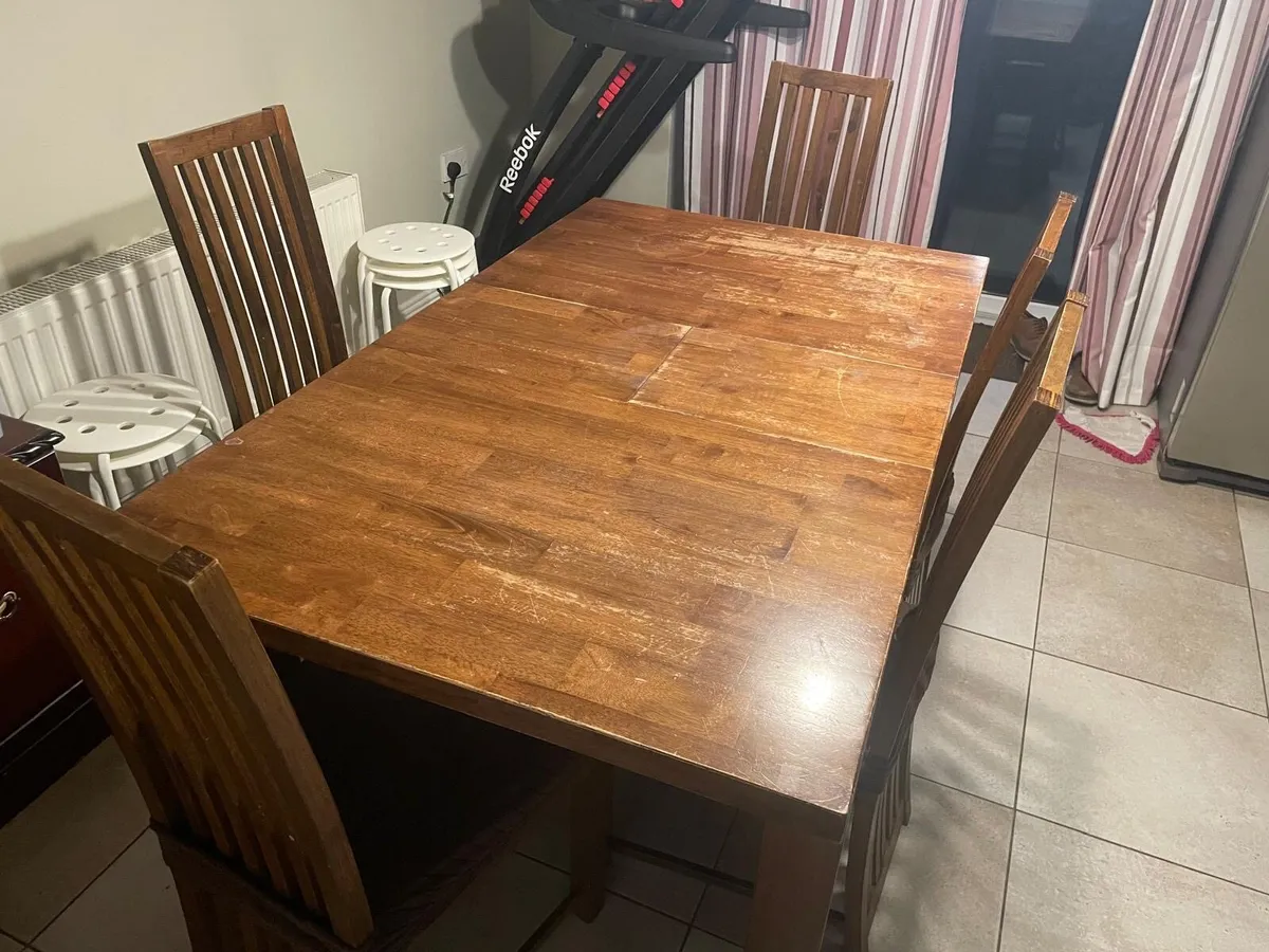 Extendable dining table and 5 chairs - Image 3