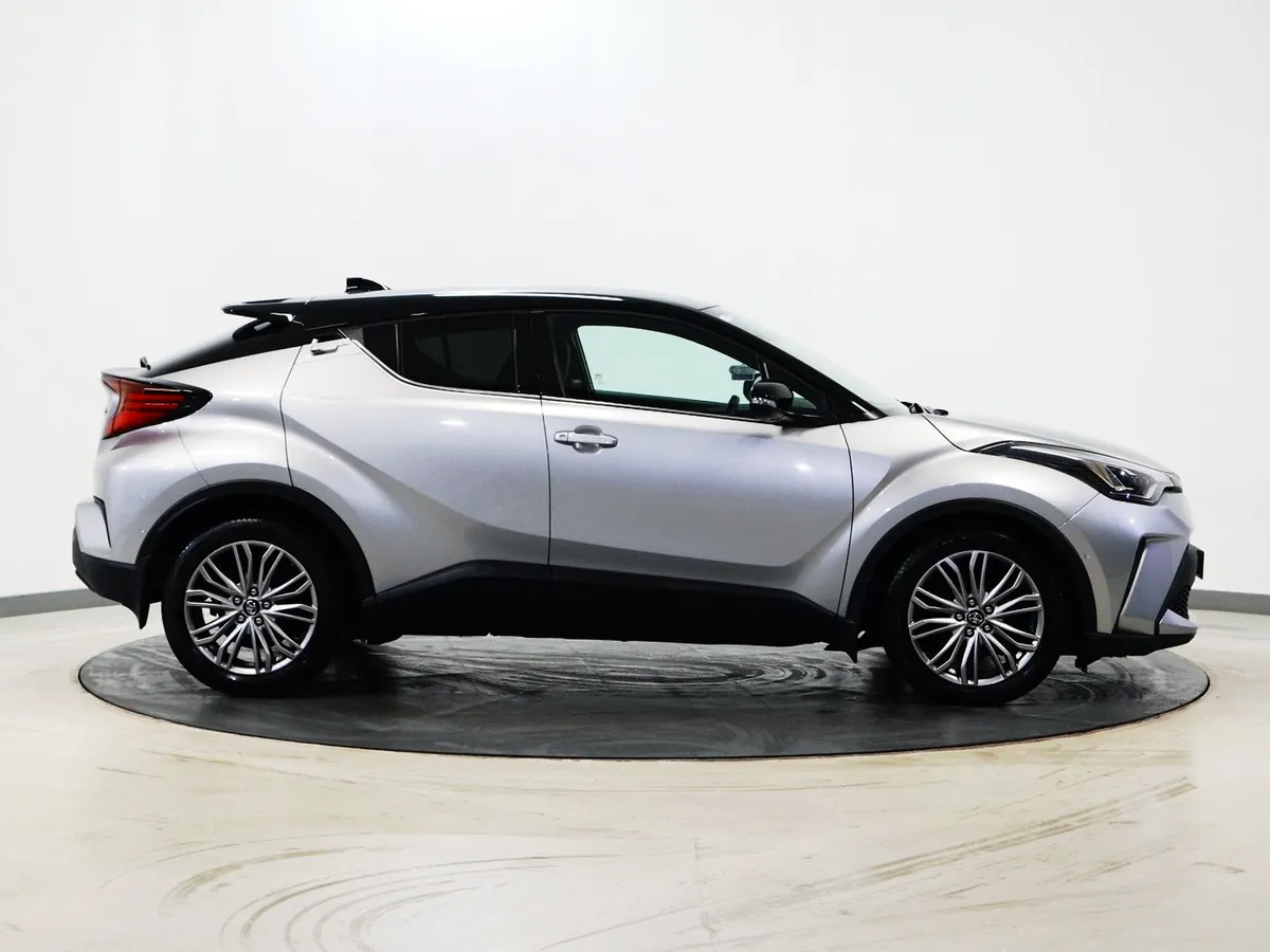 *81* 2023 Toyota C-HR 1.8 sol auto - Image 3